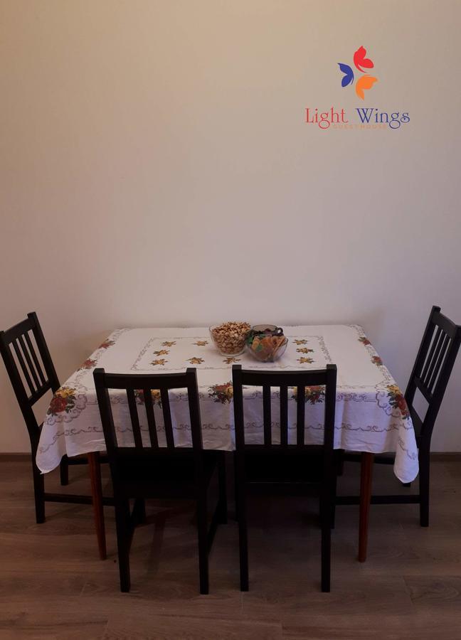 Light Wings Family Guesthouse Yerevan Exterior photo