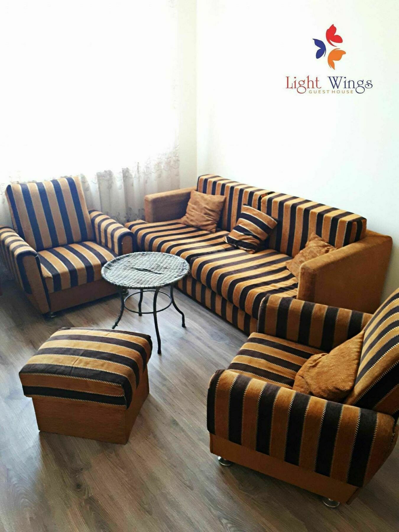 Light Wings Family Guesthouse Yerevan Exterior photo