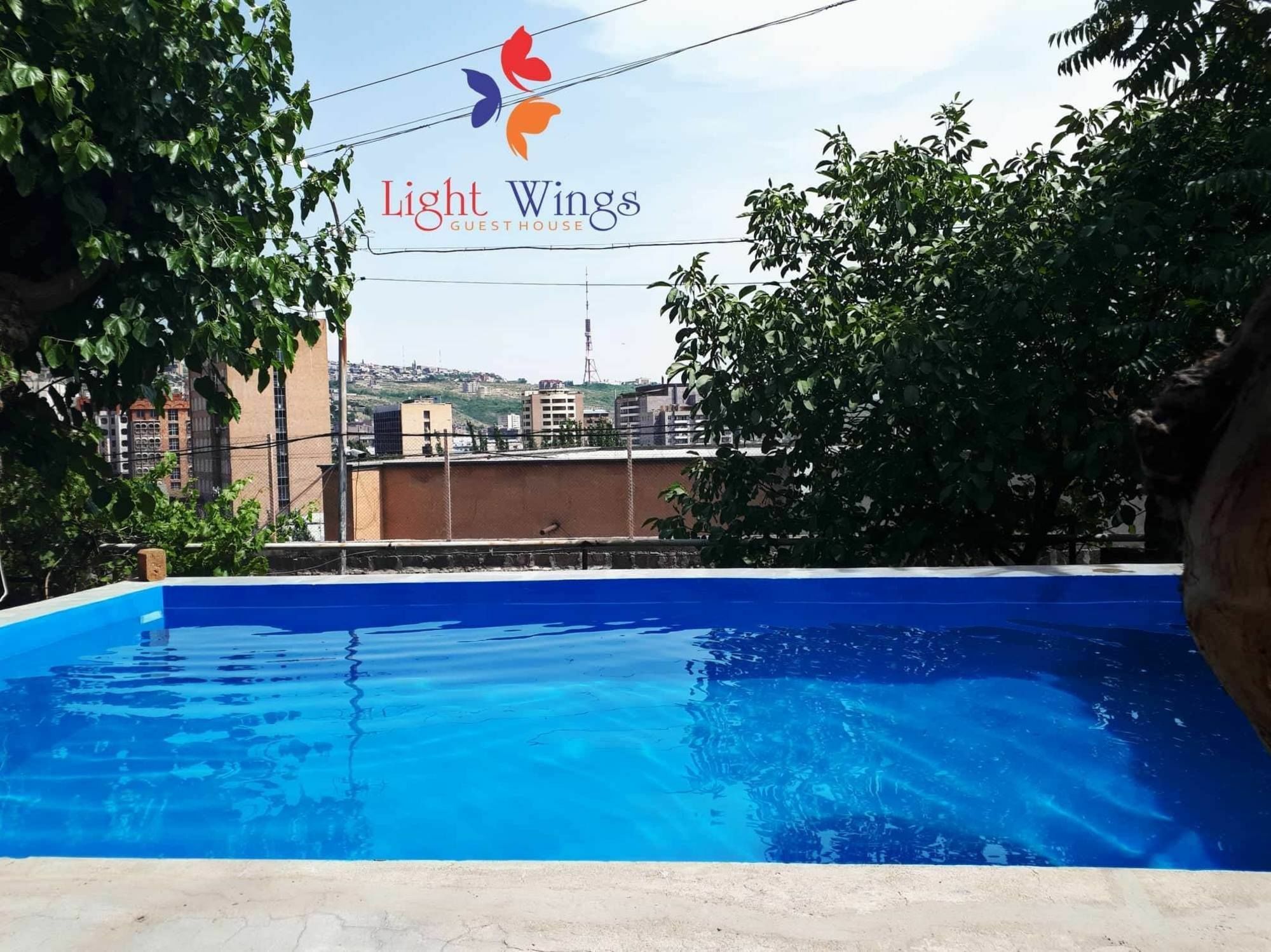 Light Wings Family Guesthouse Yerevan Exterior photo